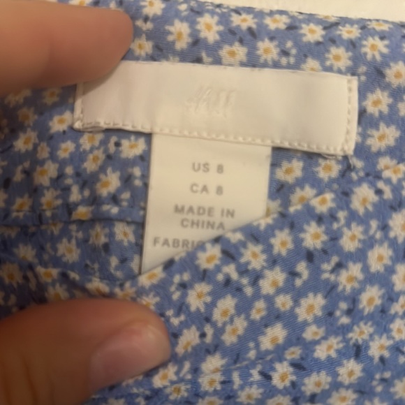 Blue daisy skirt - Picture 2 of 2